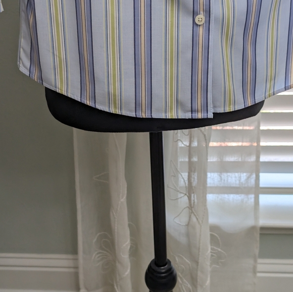 Talbot's Petites Button Down Shirt Size 6P - Picture 7 of 10